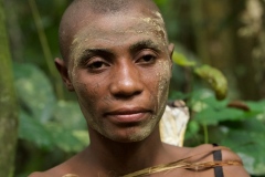 Baka woman with painted face - detail